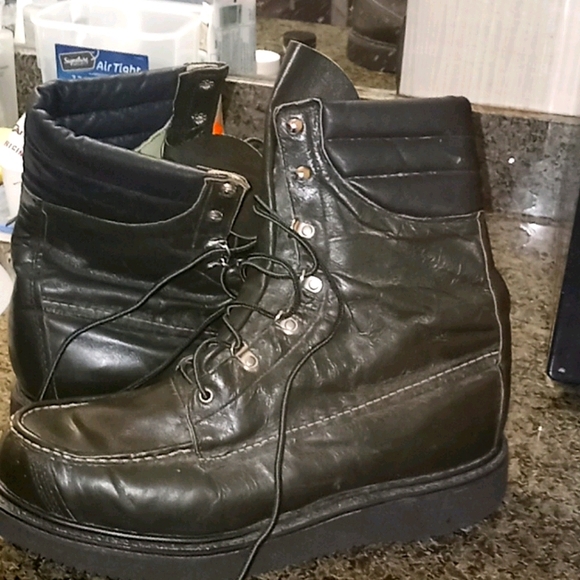 Vibram men\'s size 10 D casual work boots. main image 3
